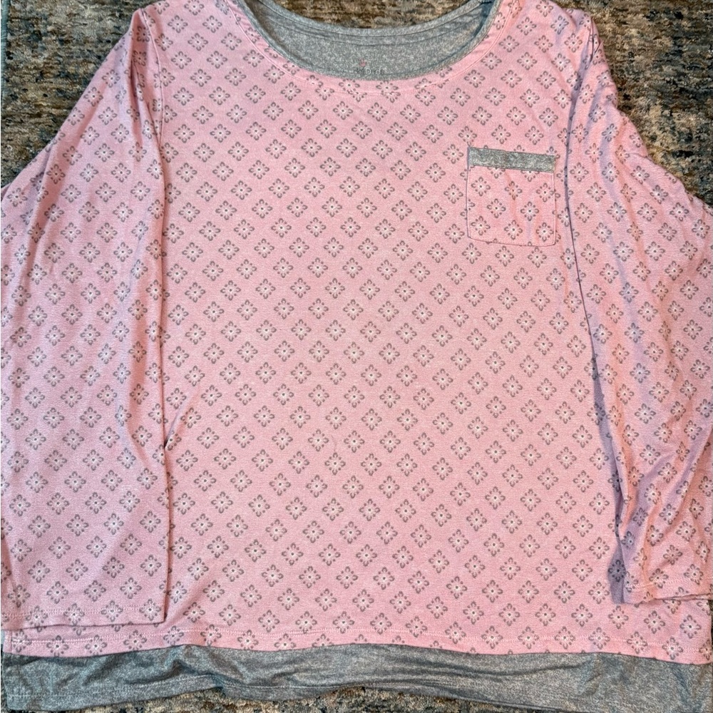 Cuddl Duds Pink and Gray Pajama Set - Picture 6 of 15